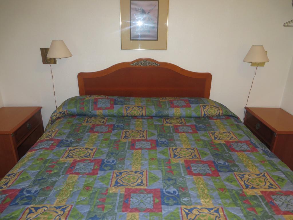 Best Budget Inn カーセッジ 部屋 写真