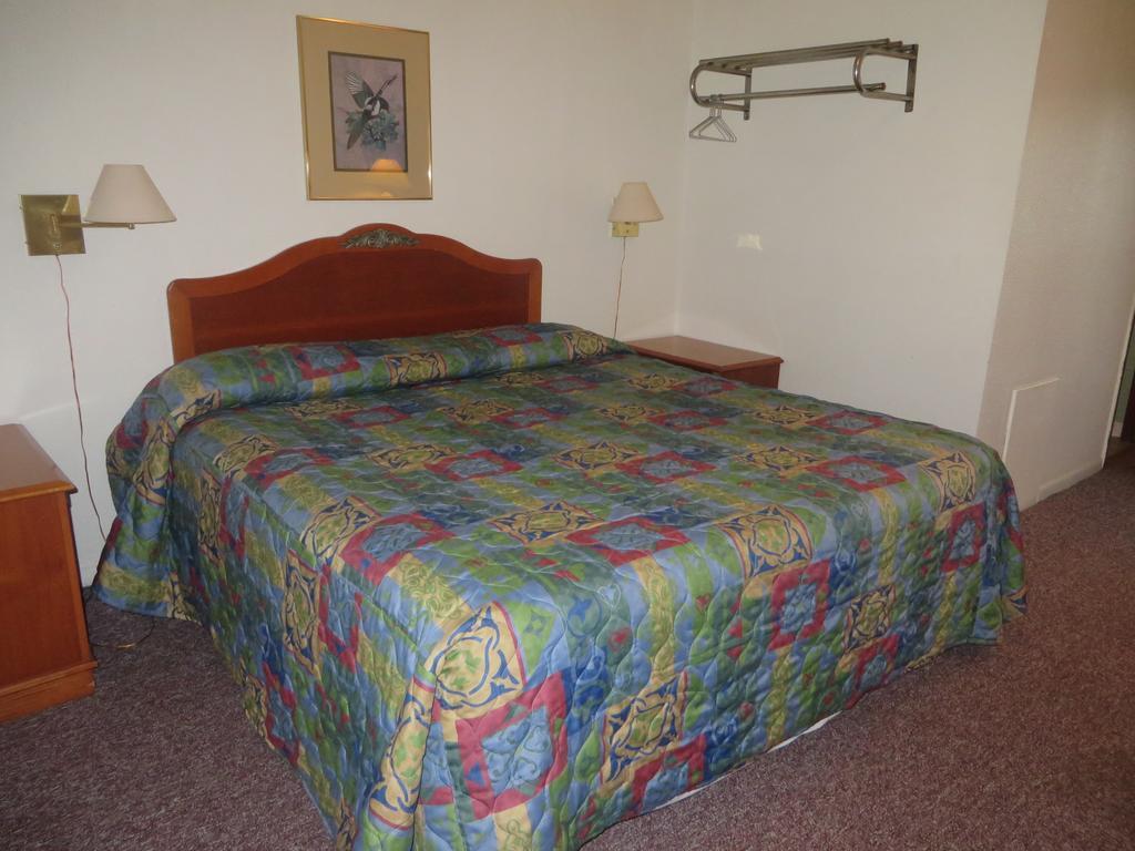Best Budget Inn カーセッジ 部屋 写真