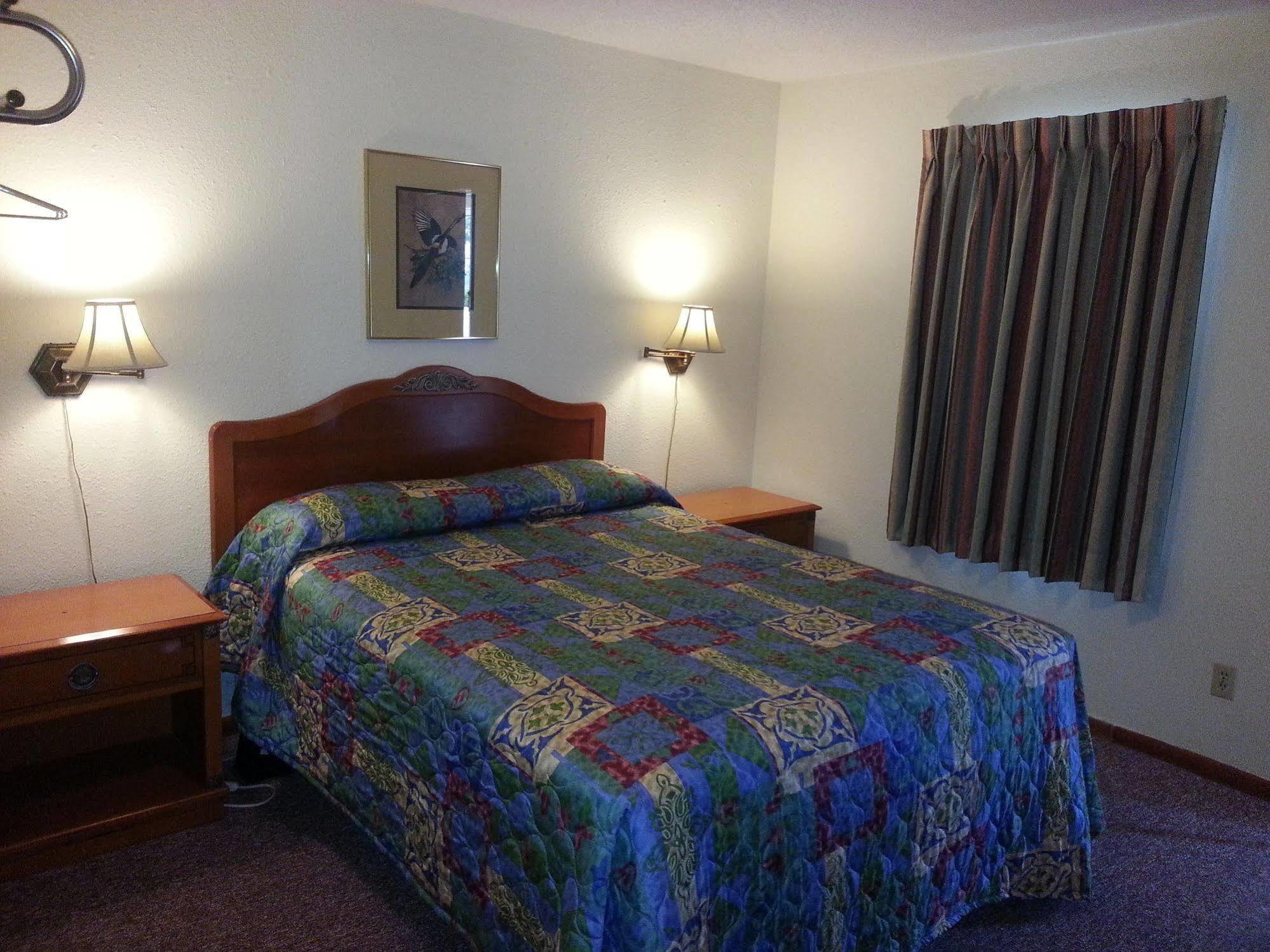 Best Budget Inn カーセッジ エクステリア 写真