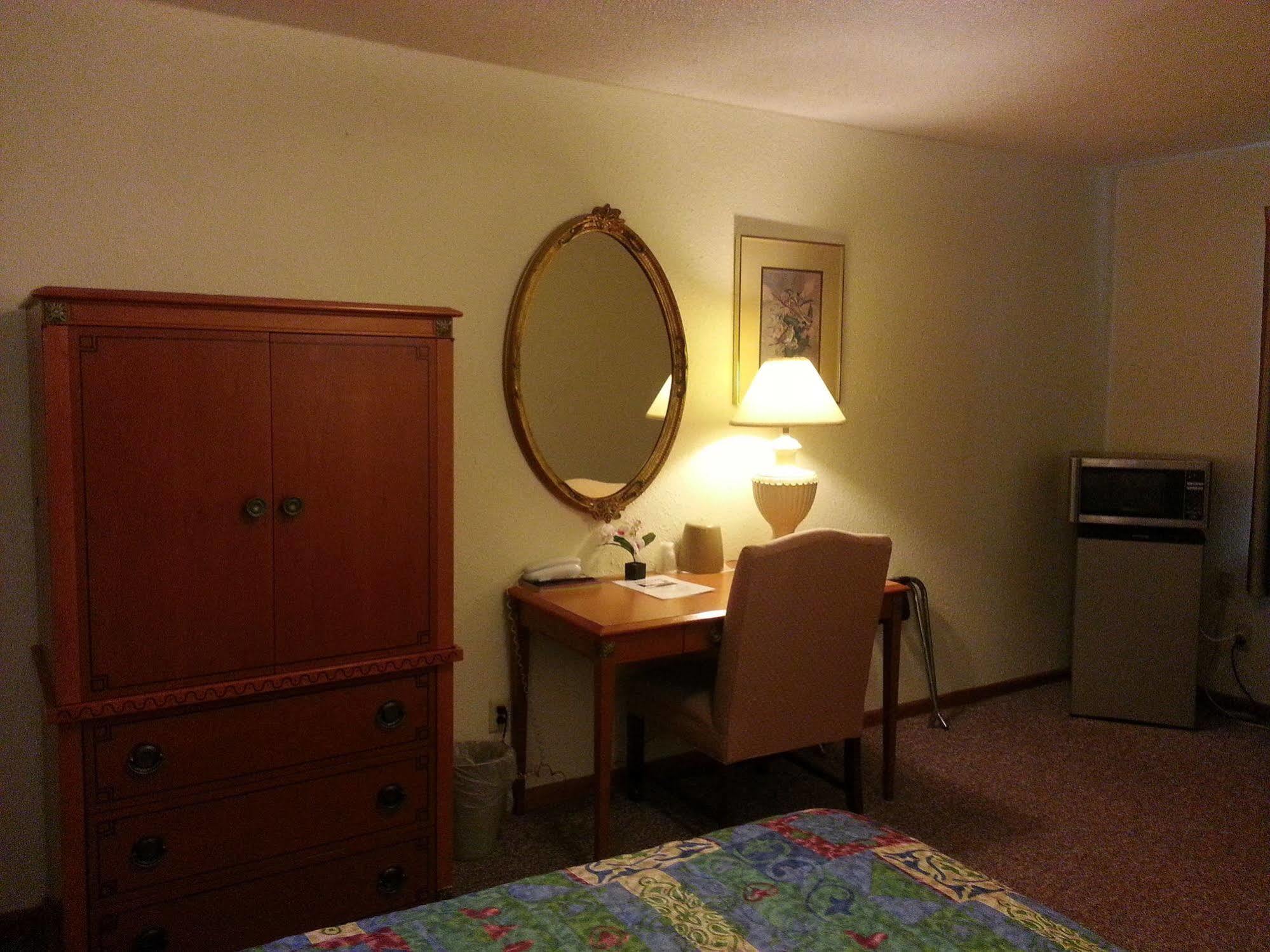 Best Budget Inn カーセッジ エクステリア 写真